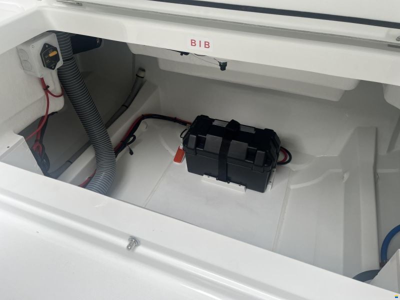 Jeanneau Cap Camarat 6.5 Center Console