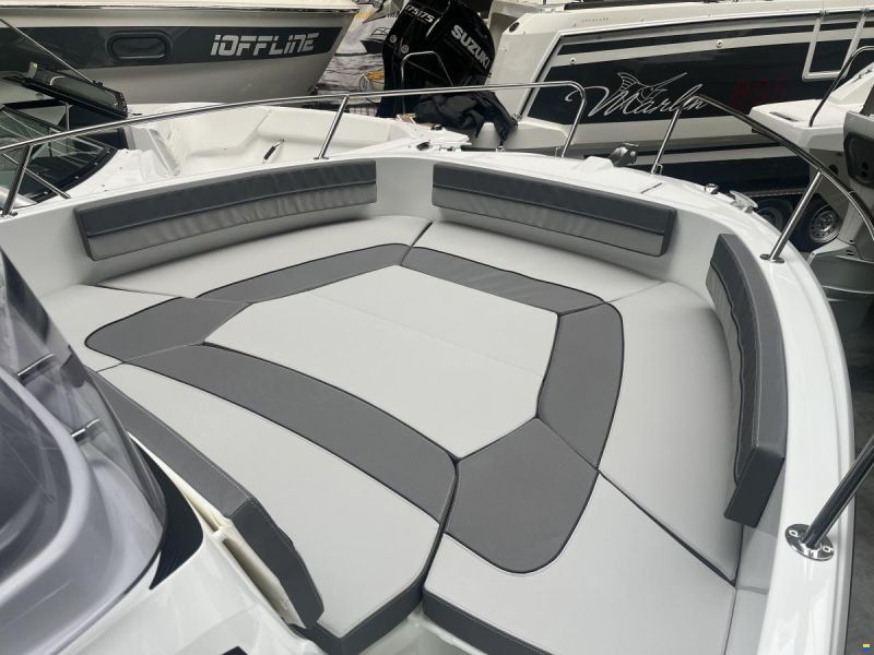 Jeanneau Cap Camarat 6.5 Center Console