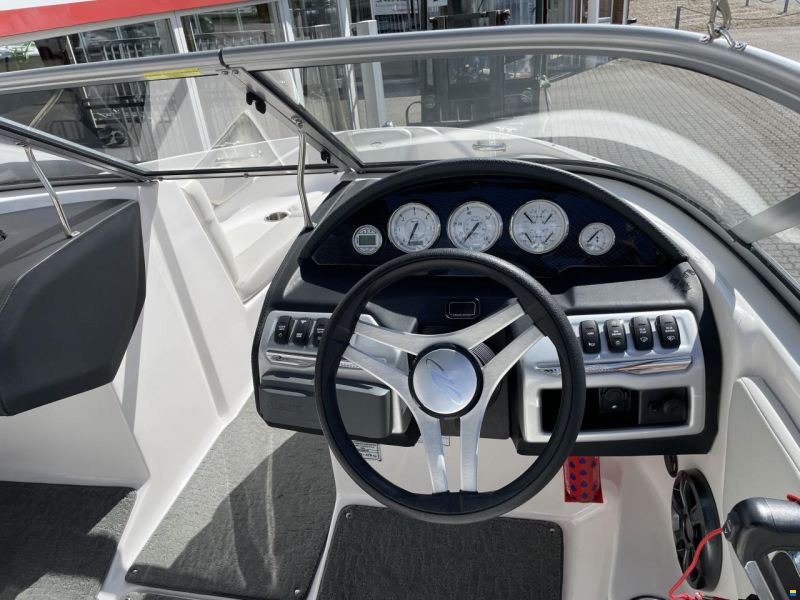 Regal 1900 ES med 200 hk Volvo Penta V6 og Bre
