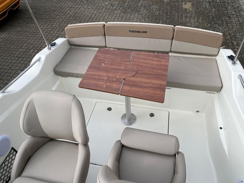 Quicksilver Activ 555 Cabin med 100 hk M