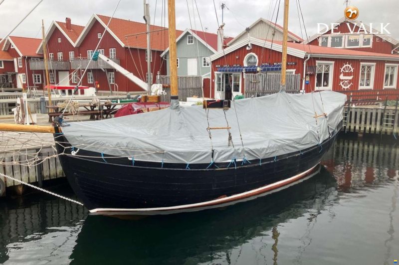 Small sailing ship From Laso