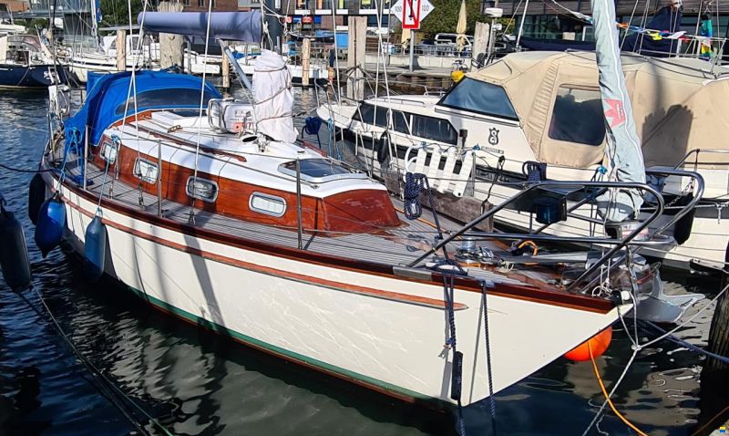 Hallberg-Rassy Mistral 33