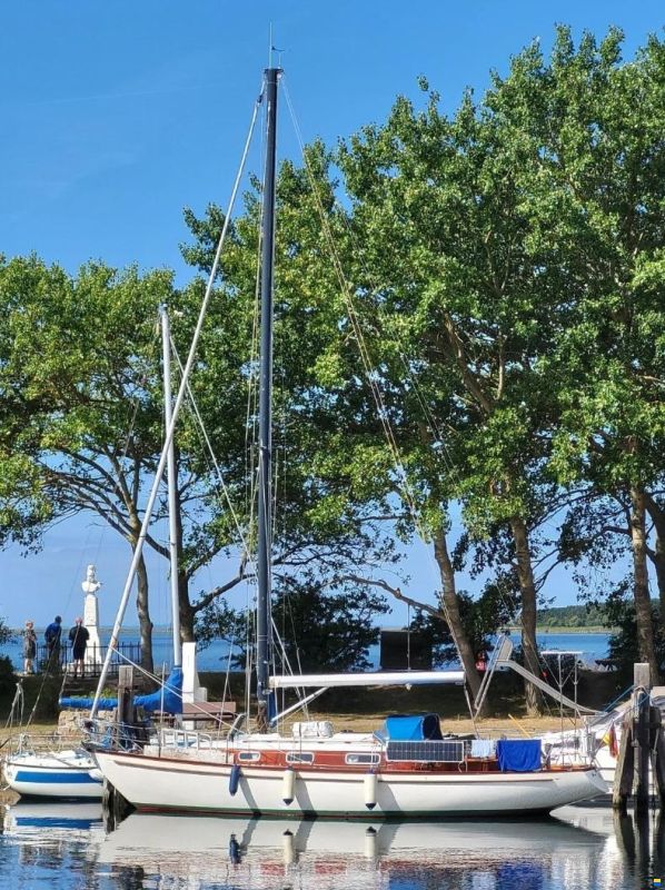 Hallberg-Rassy Mistral 33