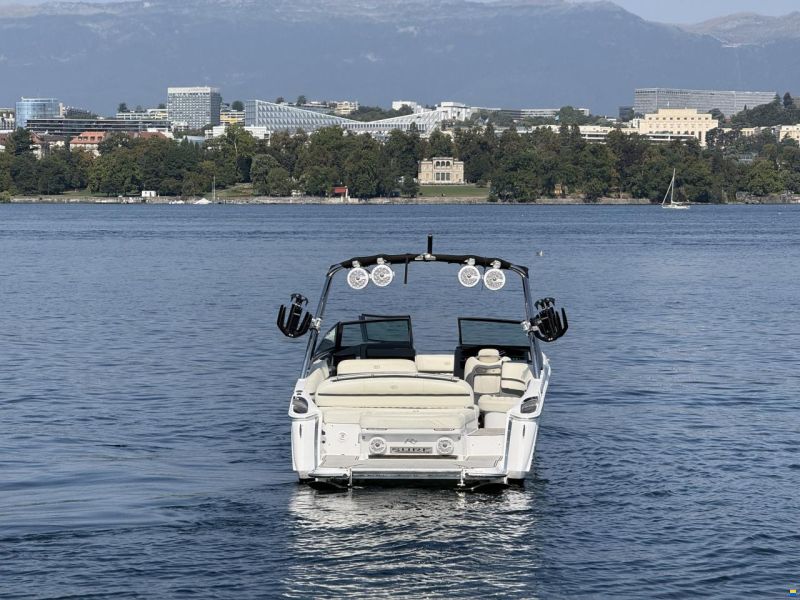 Cobalt R7 surf