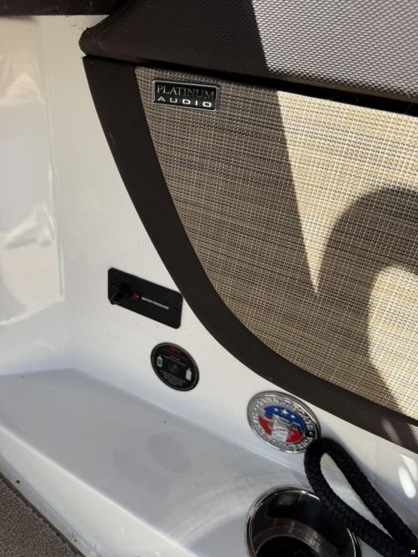 Cobalt R3 Surf