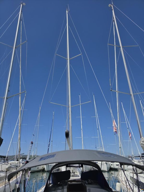 Bavaria CRUISER 37