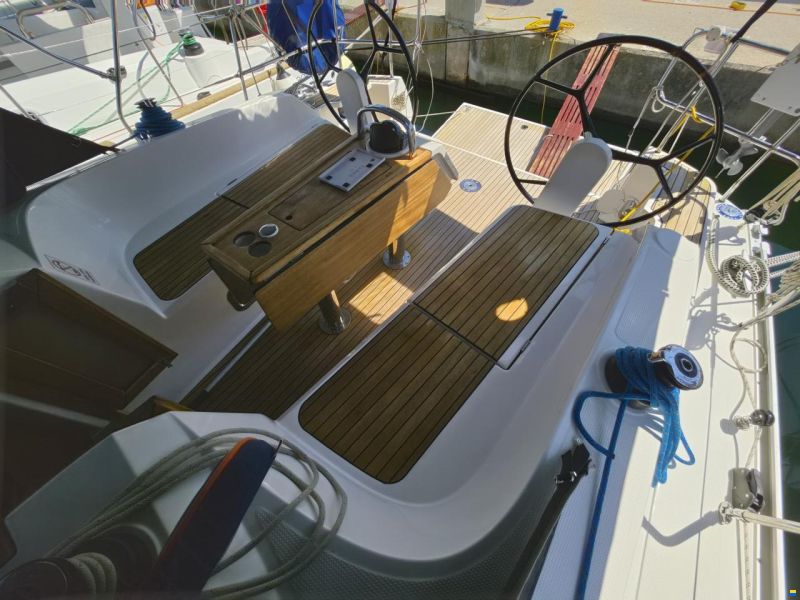 Bavaria CRUISER 37