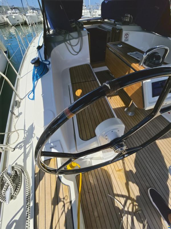 Bavaria CRUISER 37
