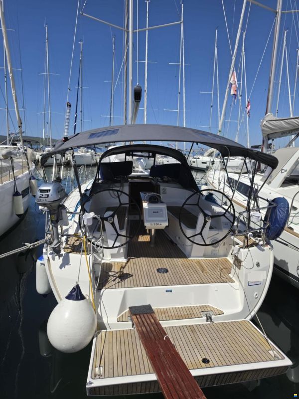 Bavaria CRUISER 37