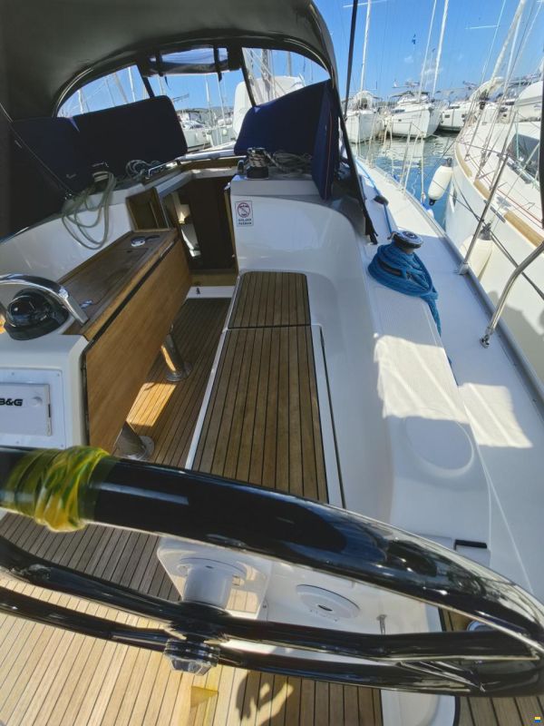 Bavaria CRUISER 37