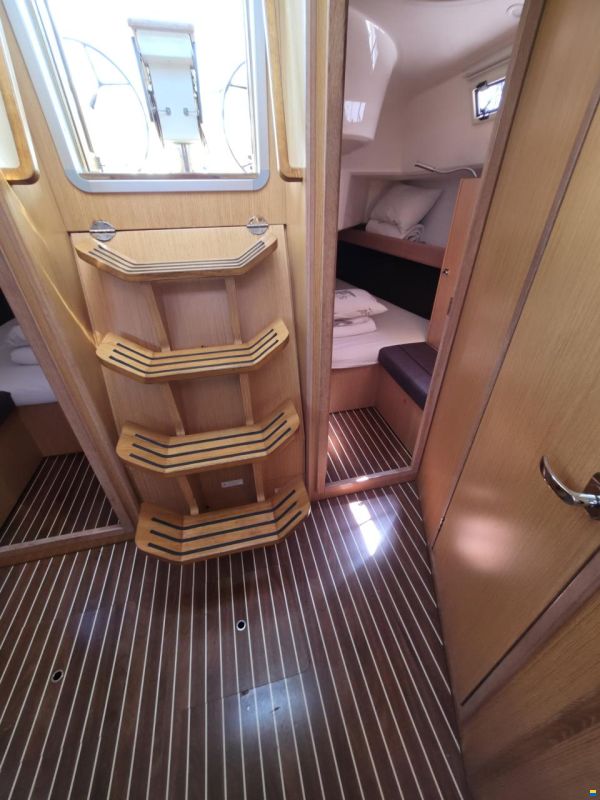 Bavaria CRUISER 37