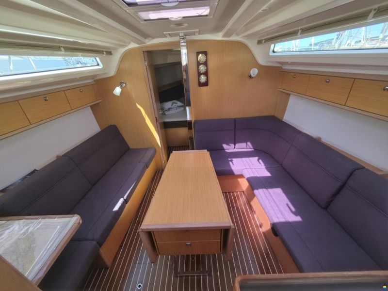 Bavaria CRUISER 37