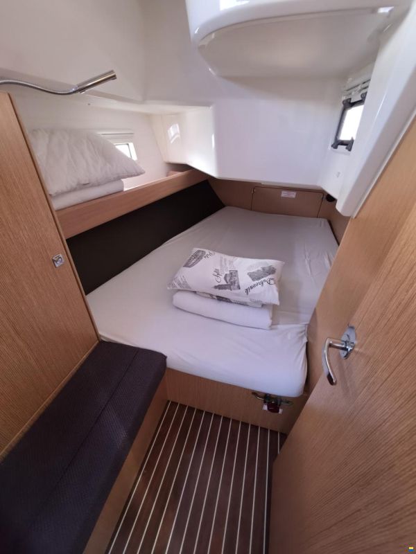 Bavaria CRUISER 37