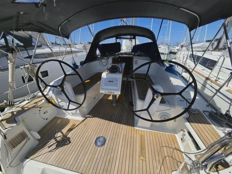 Bavaria CRUISER 37