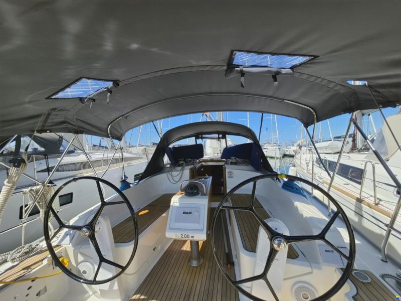 Bavaria CRUISER 37