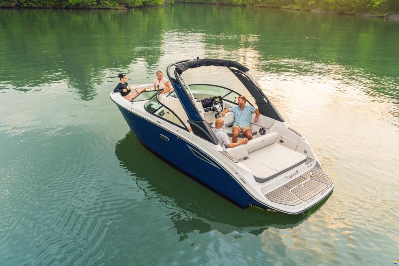 Sea Ray SDX 230