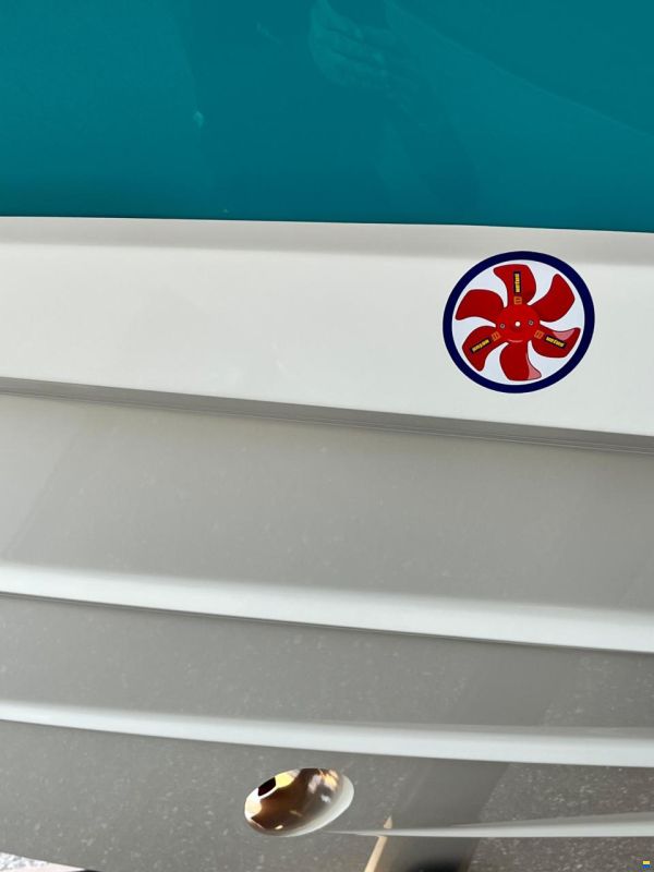 Sea Ray SDX 230