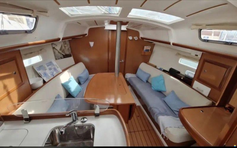 Beneteau OCEANIS 323