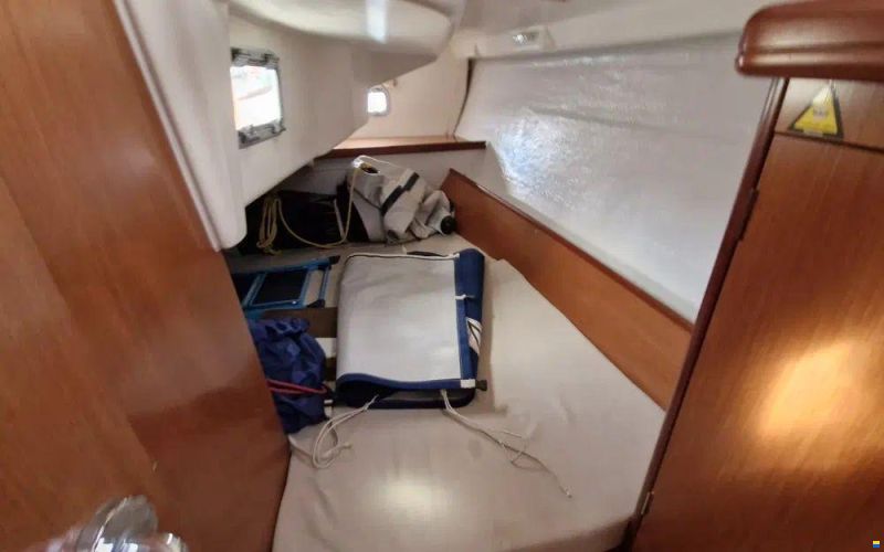 Beneteau OCEANIS 323