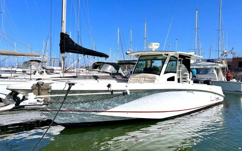 Boston Whaler 370 Outrage