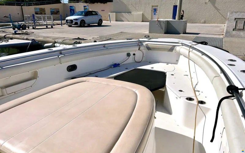 Boston Whaler 370 Outrage