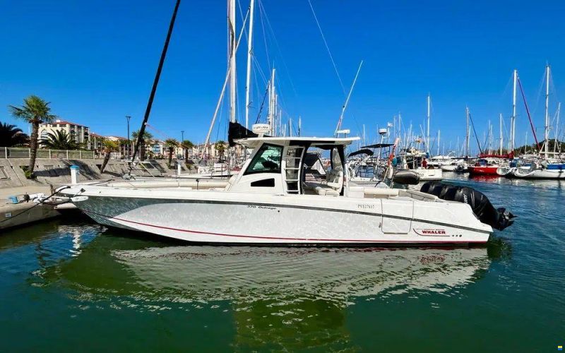 Boston Whaler 370 Outrage