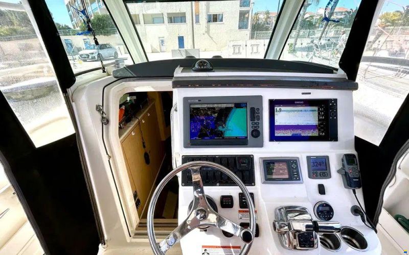 Boston Whaler 370 Outrage