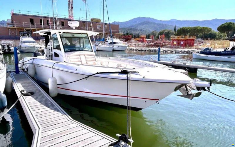 Boston Whaler 370 Outrage