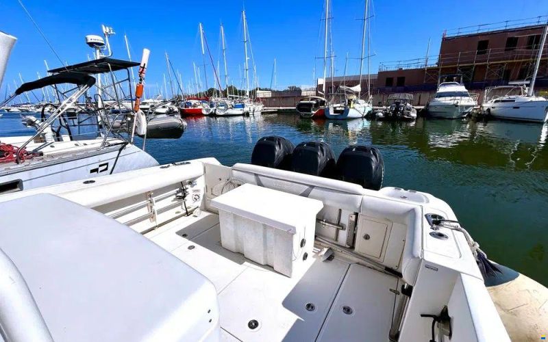 Boston Whaler 370 Outrage
