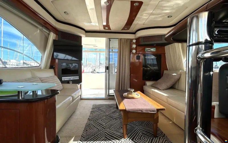 Sea Ray 455 Sedan Bridge