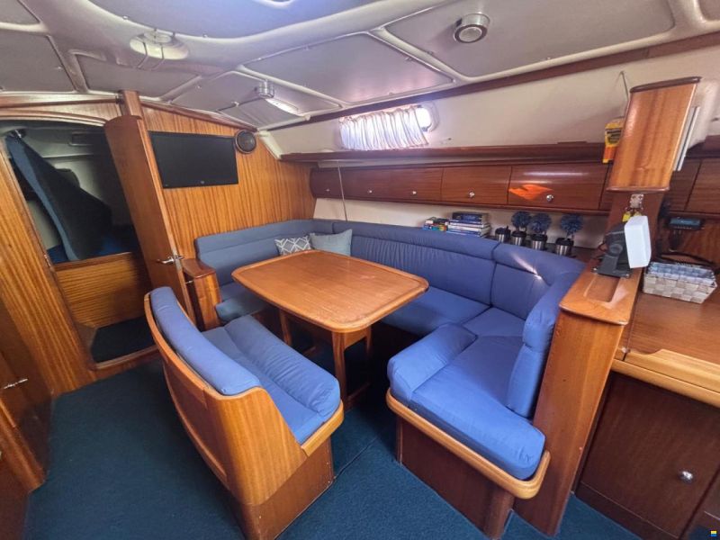 Bavaria 38