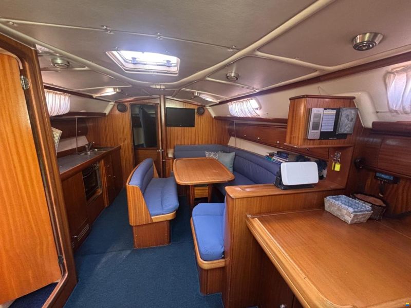 Bavaria 38
