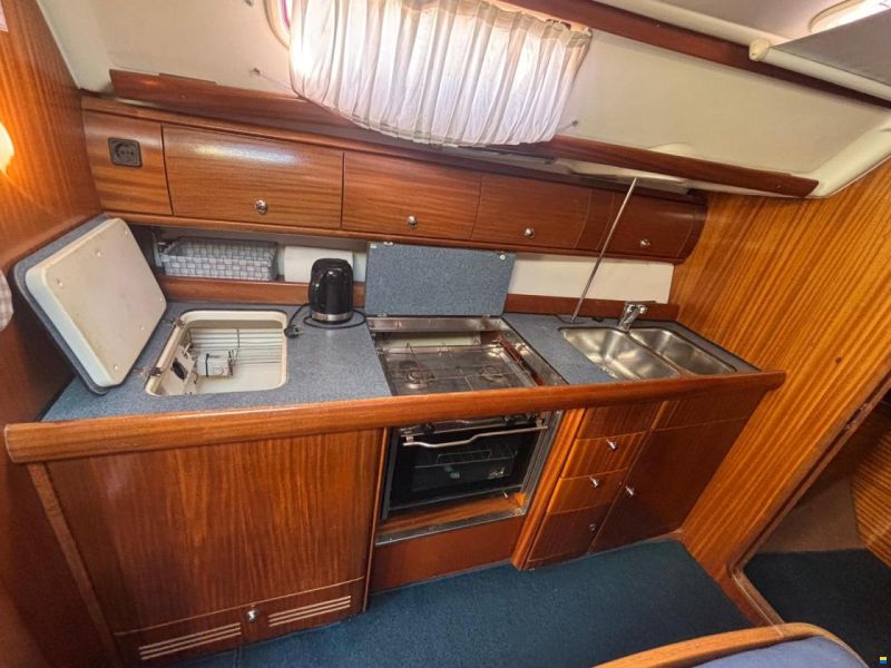 Bavaria 38