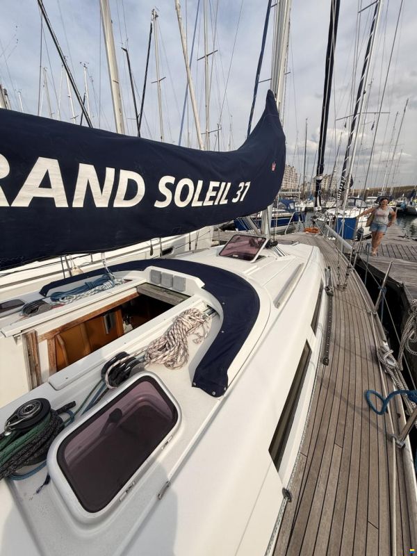 Grand Soleil 37