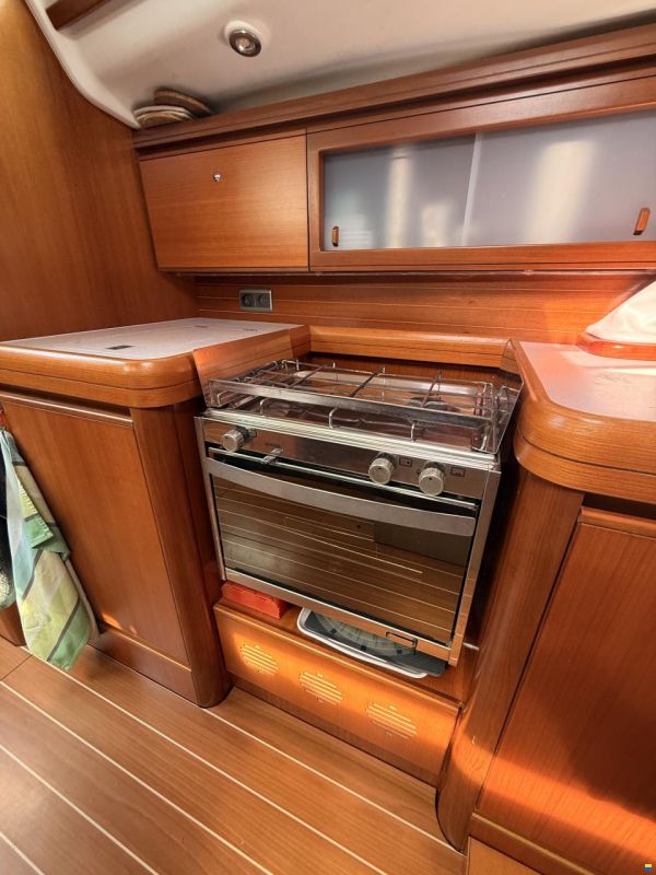 Grand Soleil 37