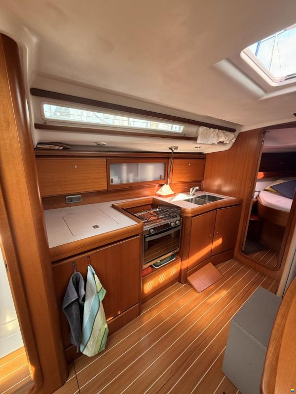 Grand Soleil 37