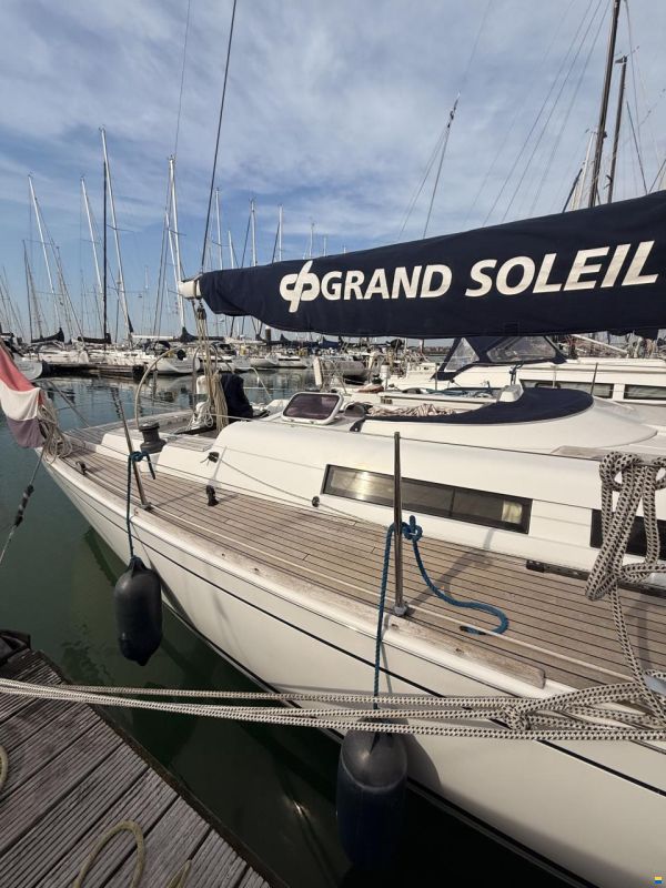Grand Soleil 37
