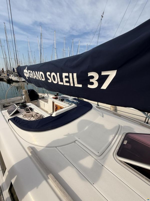 Grand Soleil 37