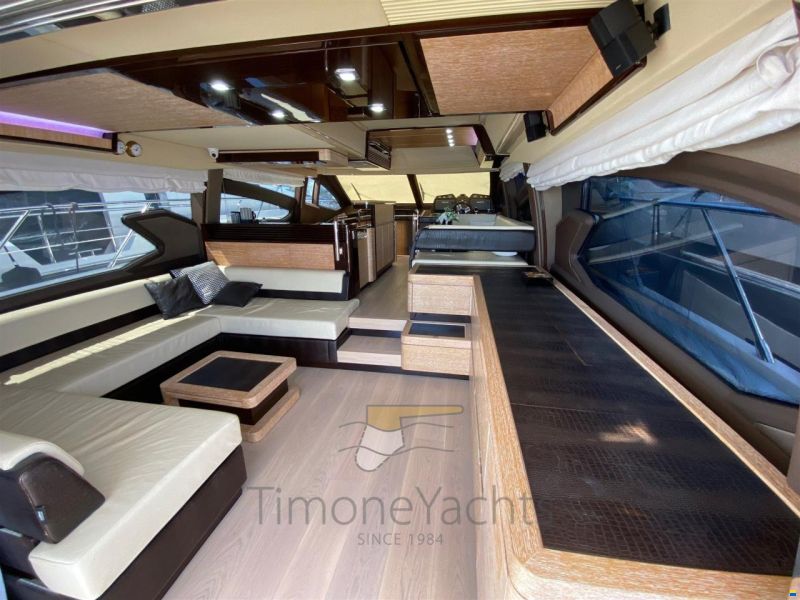 Azimut 64 fly