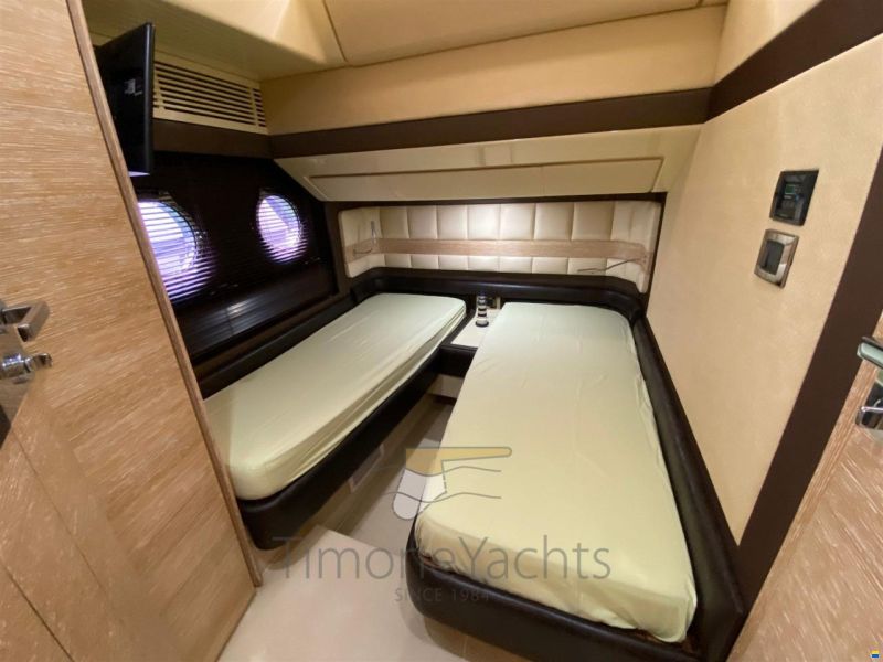 Azimut 64 fly