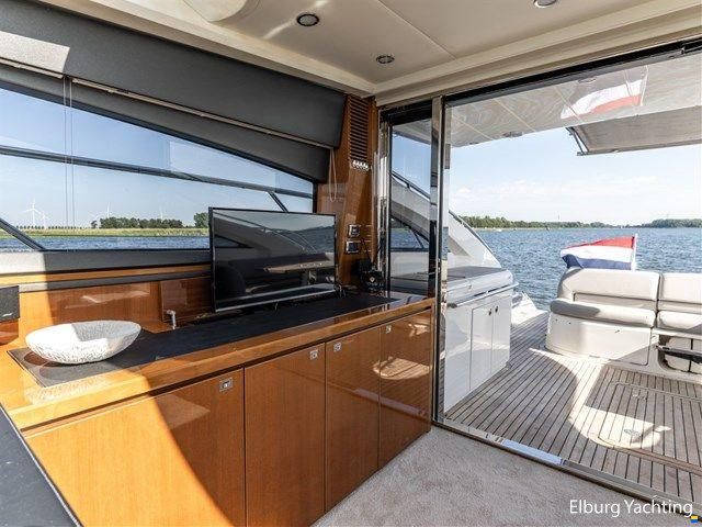 Princess V62