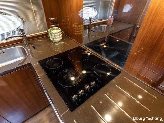 Princess V62