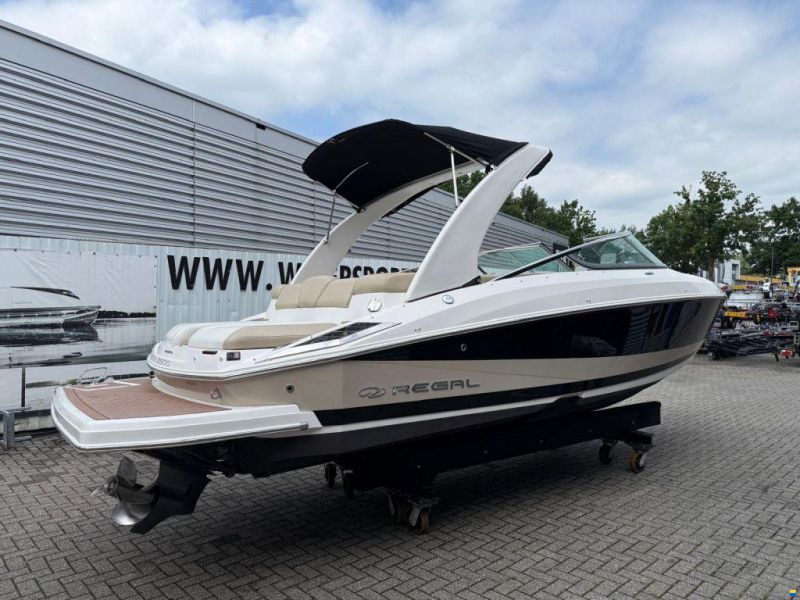 Regal 2500 Bowrider