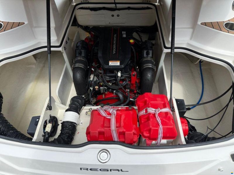 Regal 2500 Bowrider