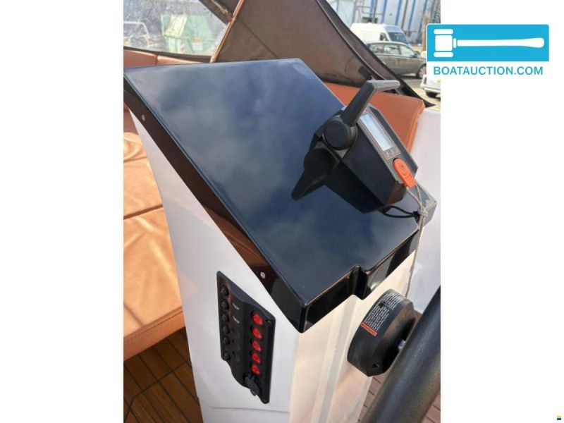 Maxima 600 Tender