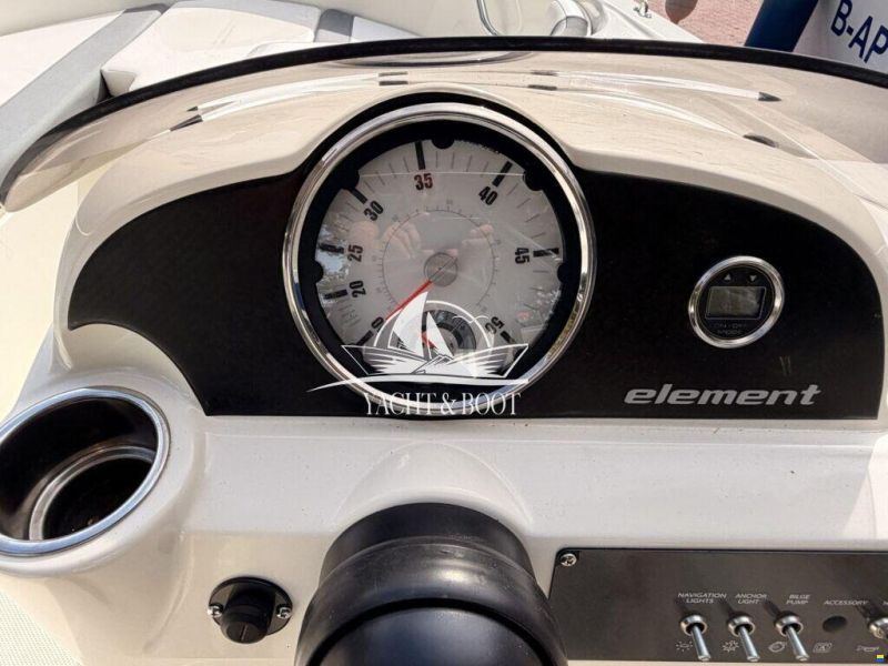 Bayliner e16