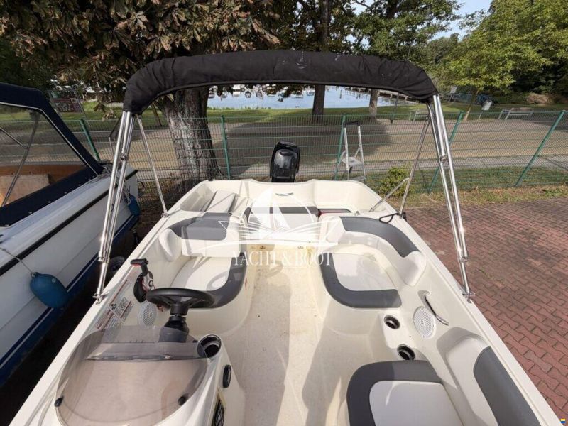 Bayliner e16