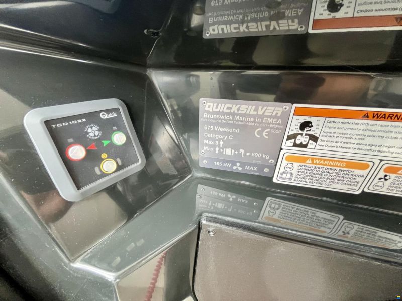 Quicksilver Activ 675 Weekend