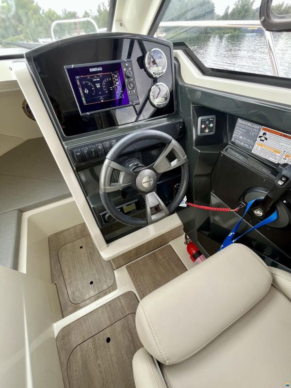 Quicksilver Activ 675 Weekend