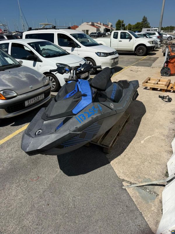 Sea-Doo Spark Trixx 3 UP